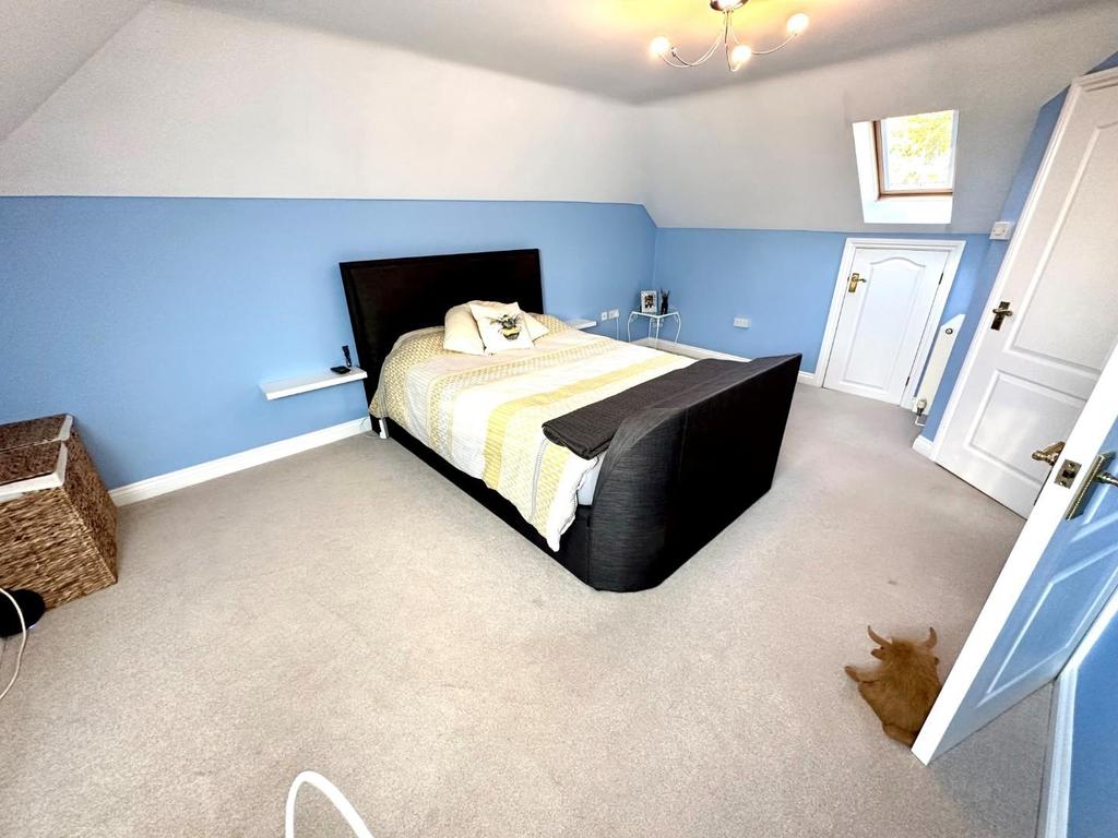 Bedroom 1.jpg