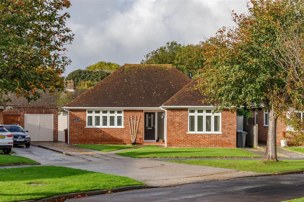 Sea Lane Gardens, Ferring, Worthing 3 bed detached bungalow £675,000