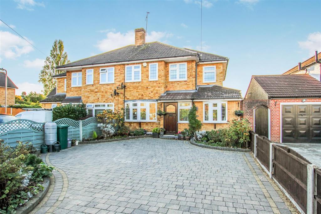 Doddinghurst Road, Brentwood 4 bed house for sale £650,000