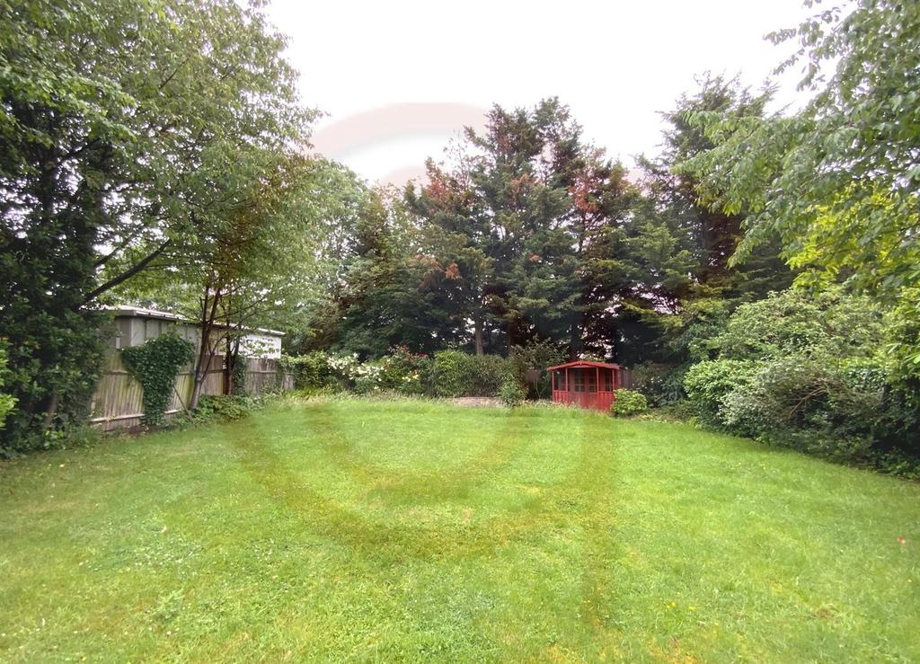 Park View Road, Ealing, W5 5 bed house £3,948 pcm (£911 pw)