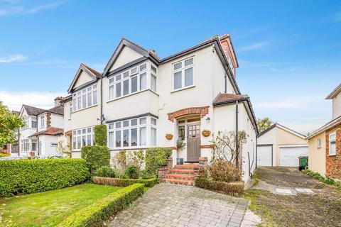 14 Pine Walk, Banstead, SM7 3PY