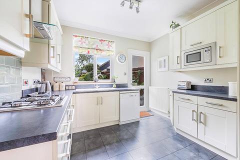 14 Pine Walk, Banstead, SM7 3PY