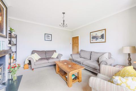 14 Pine Walk, Banstead, SM7 3PY