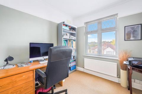 14 Pine Walk, Banstead, SM7 3PY
