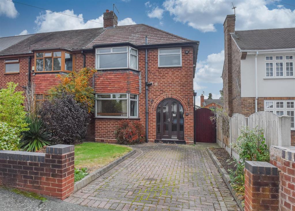 30 Southfield Grove, Finchfield... 3 bed semidetached house £264,950