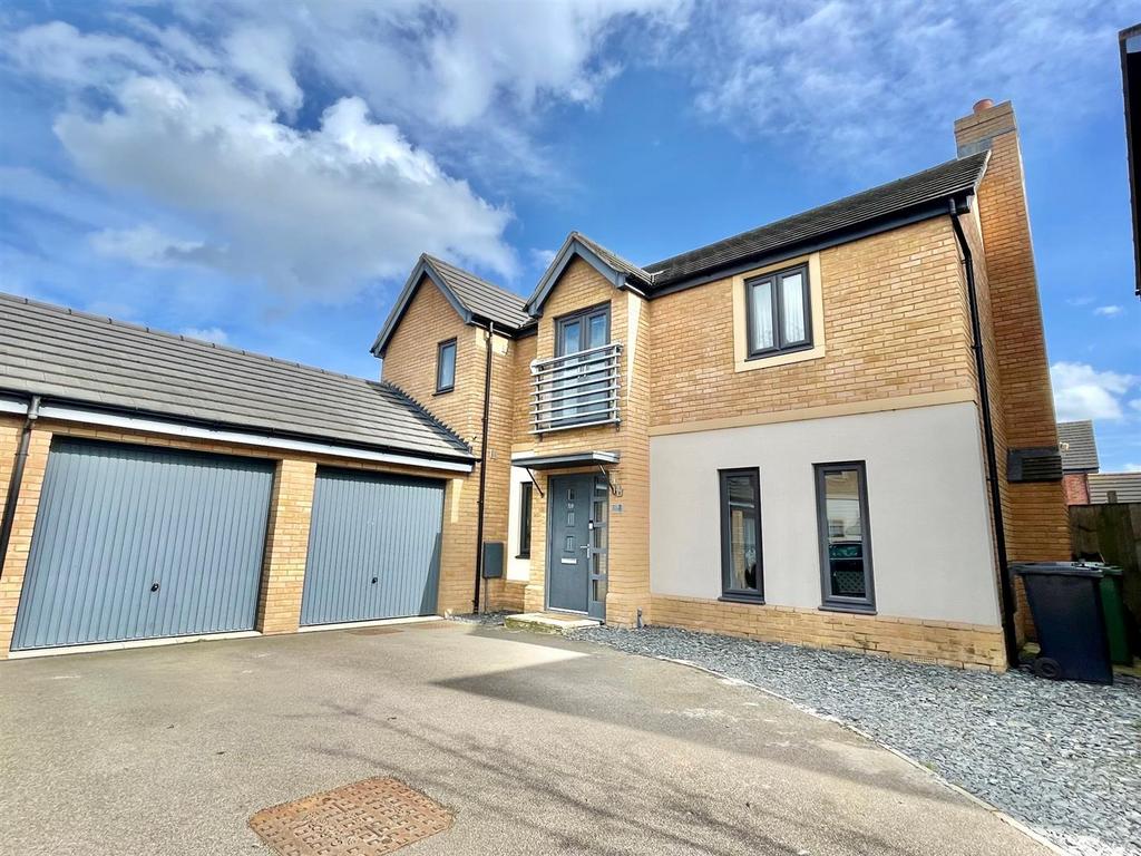 Bayleaf Avenue, Hampton Vale, Peterborough 4 bed detached house for