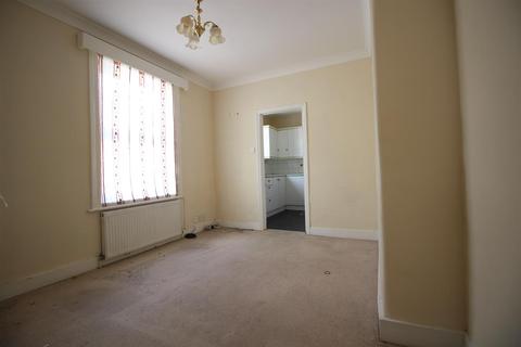 2 bedroom maisonette for sale - Napier Road, London