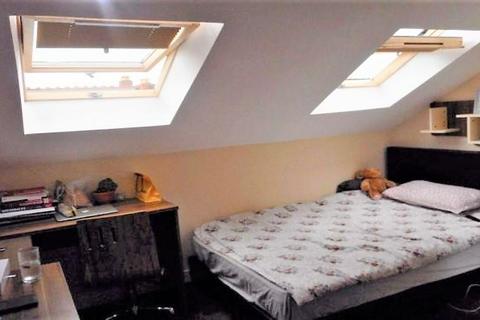 6 bedroom terraced house to rent, 3 Totnes Grove, Dartmouth Road, Selly Oak, Birmingham