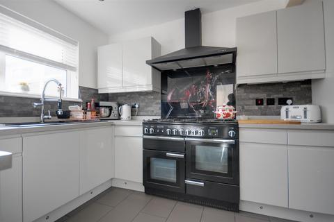 4 Bowen Terrace, Llanelli, SA15 2AR