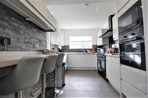 4 Bowen Terrace, Llanelli, SA15 2AR