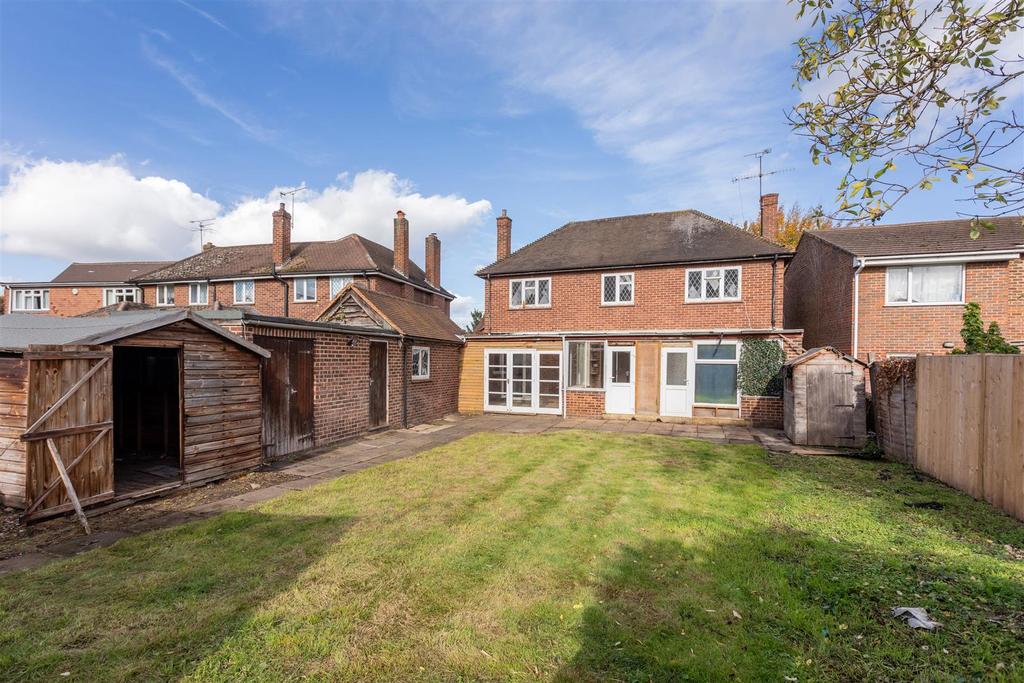 Altwood Road, Maidenhead 3 bed detached house £800,000