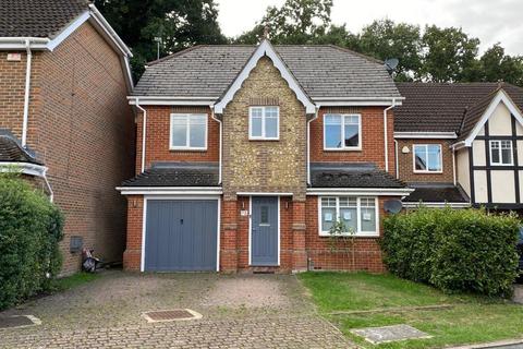 4 bedroom detached house for sale - Queens Ride Crowthorne, Berkshire, RG45 6LG