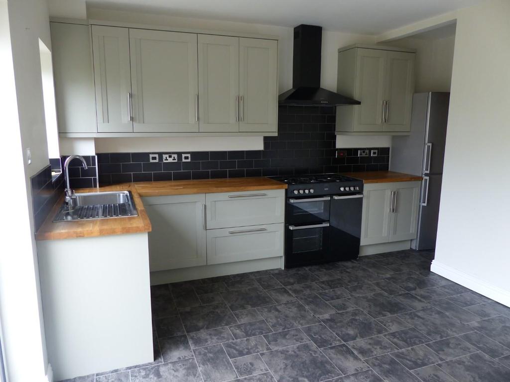 24 Park Road Kitchen 2.JPG