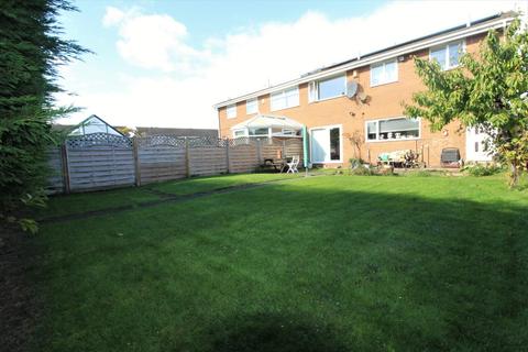4 bedroom semi-detached house for sale - Moor Close, North Shields