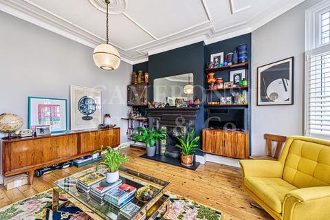 4 Astley Avenue, London, NW2 4AD