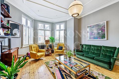 4 Astley Avenue, London, NW2 4AD