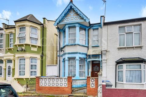 3 bedroom house for sale - Lechmere Road, London, NW2