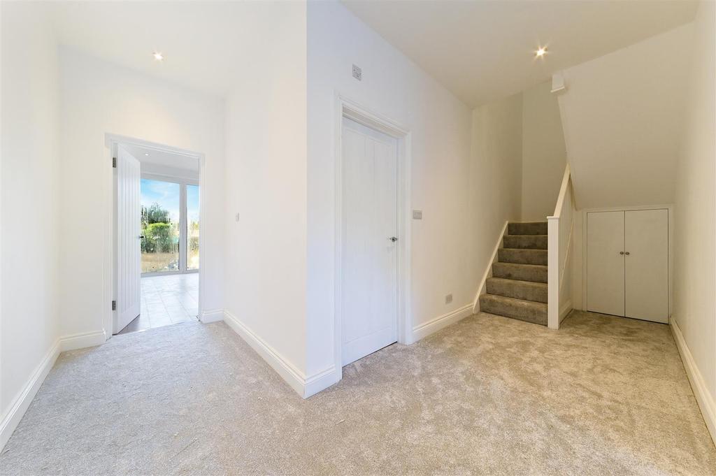 Chipstead Road, Banstead 4 bed semidetached house £750,000