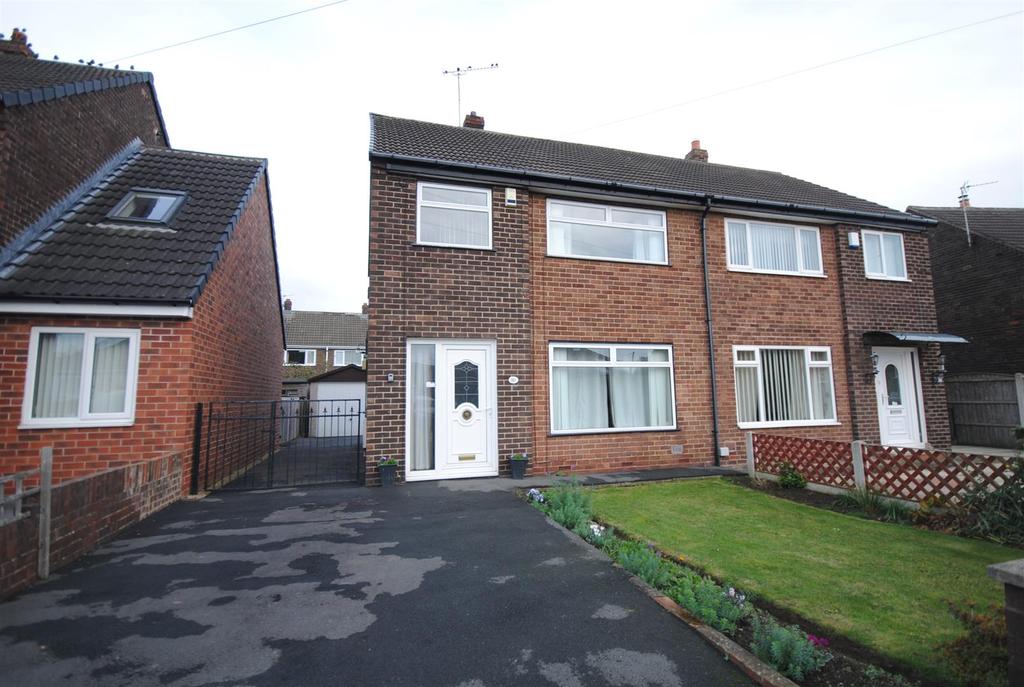 Lowther Crescent, Swillington, Leeds 3 bed semidetached house £229,995