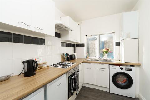 1 bedroom flat for sale, Connaught Avenue, Plymouth