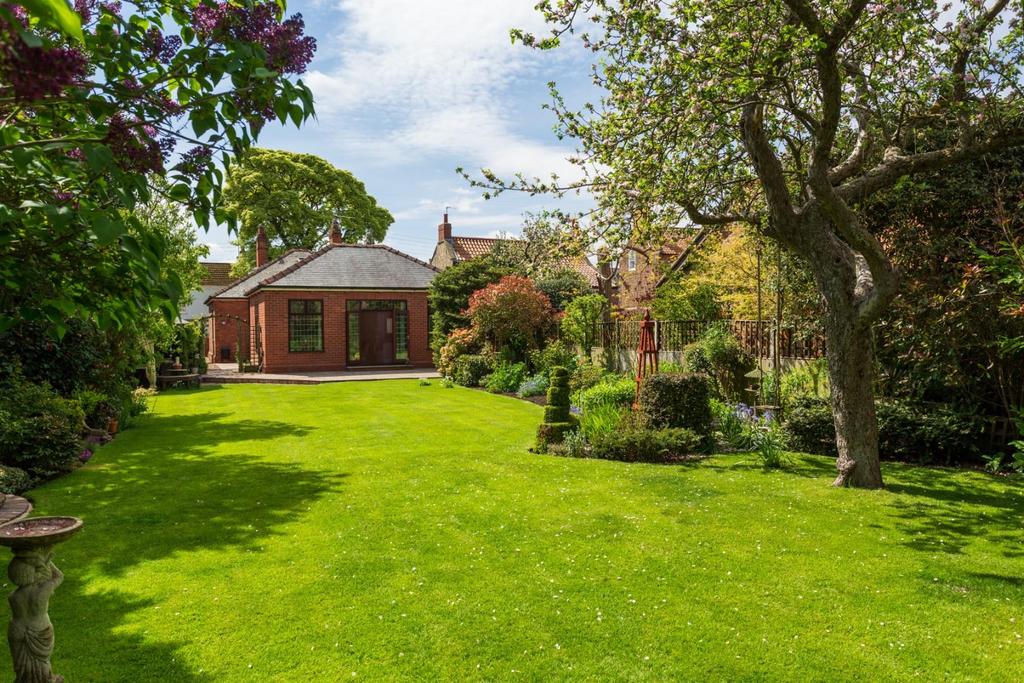 Asselby, Goole 3 bed detached bungalow £435,000