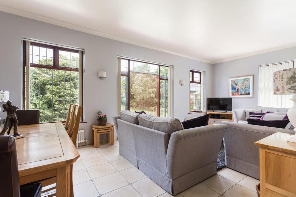 Asselby, Goole 3 bed detached bungalow £435,000