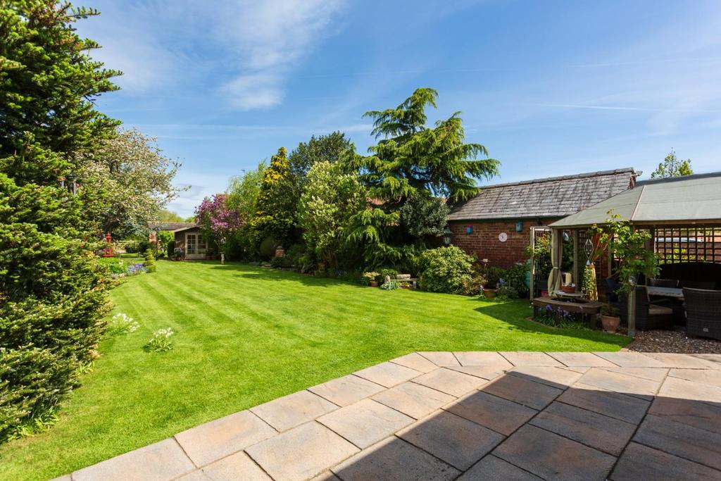 Asselby, Goole 3 bed detached bungalow £435,000