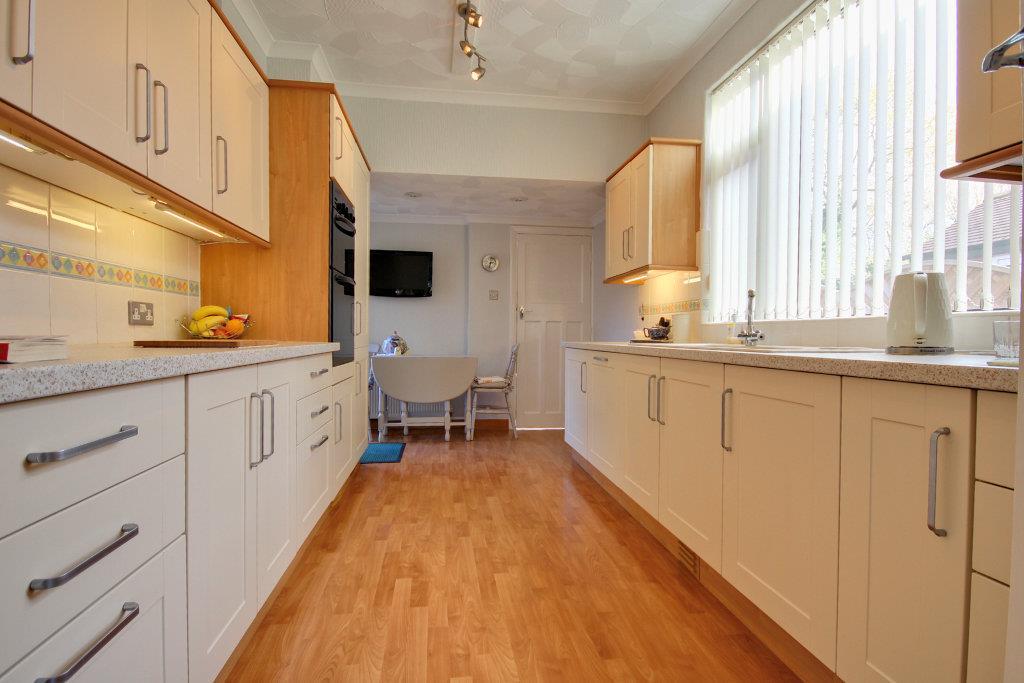 Wolfreton Lane, Willerby, Hull 3 bed semidetached house £320,000