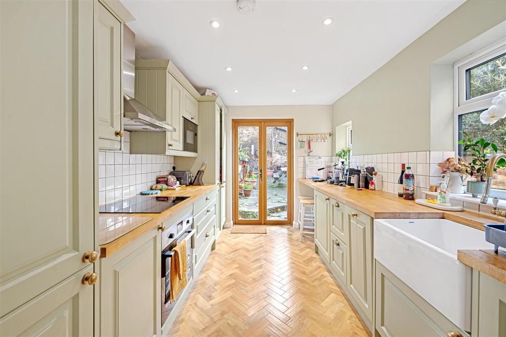 Winston Road, N16 3 bed house £4,500 pcm (£1,038 pw)
