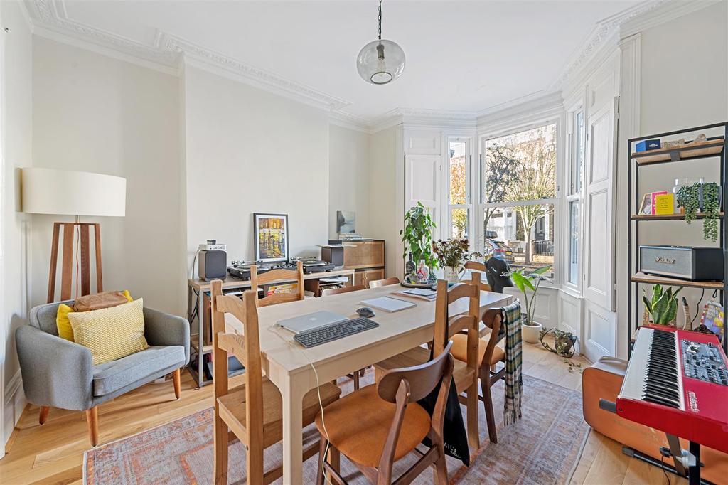 Winston Road, N16 3 bed house £4,500 pcm (£1,038 pw)