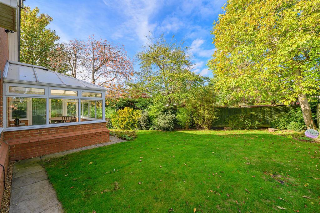 Tunbridge Close, Wistaston, Crewe 3 bed bungalow for sale £325,000