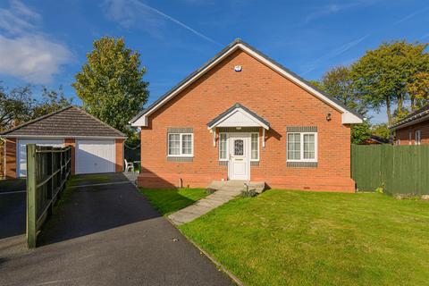 3 bedroom bungalow for sale - Tunbridge Close, Wistaston, Crewe