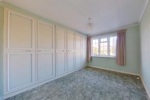 27 Hampton Gardens, Herne Bay, CT6 8BY