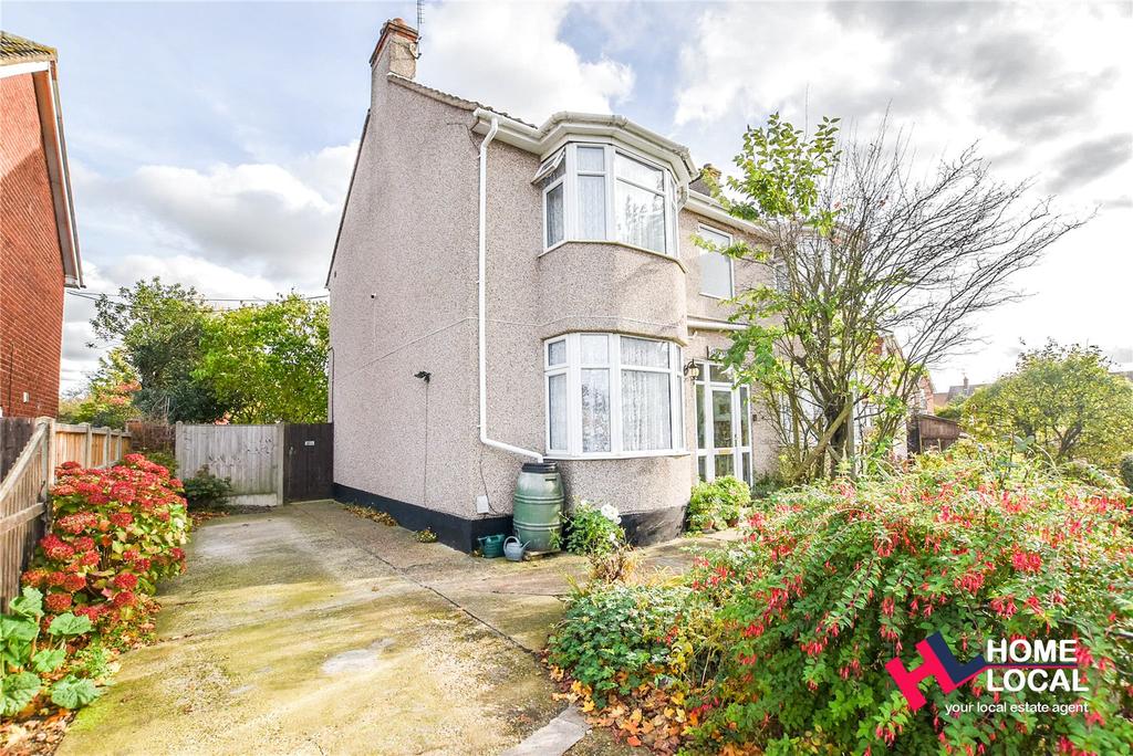 Kirby Road, Basildon, Essex, SS14 4 bed detached house for sale £550,000
