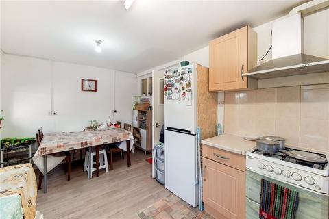 78 Lily Gardens, Wembley, HA0 1DW