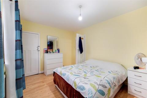 78 Lily Gardens, Wembley, HA0 1DW