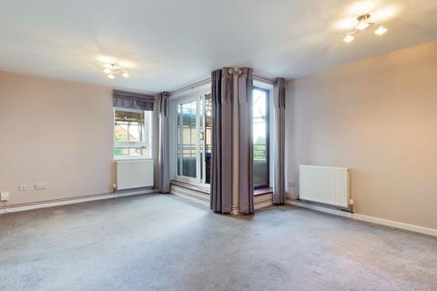 2 bedroom flat to rent, Heath Court,, West Cross, Swansea, SA3