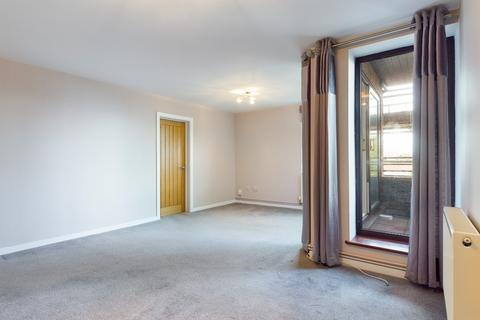 2 bedroom flat to rent, Heath Court,, West Cross, Swansea, SA3