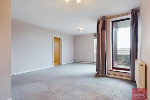 2 bedroom flat to rent, Heath Court,, West Cross, Swansea, SA3