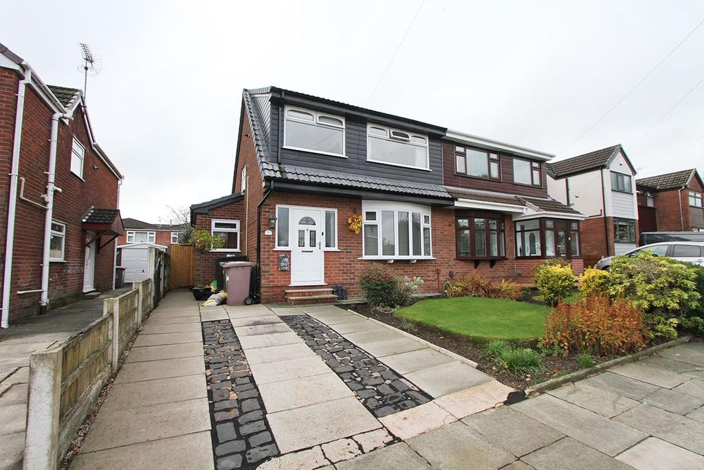 Stirling Drive, AshtoninMakerfield... 3 bed semidetached house £