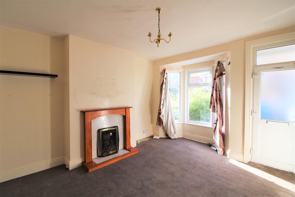 Shirley Avenue, Perth Street West... 2 bed terraced house £55,000