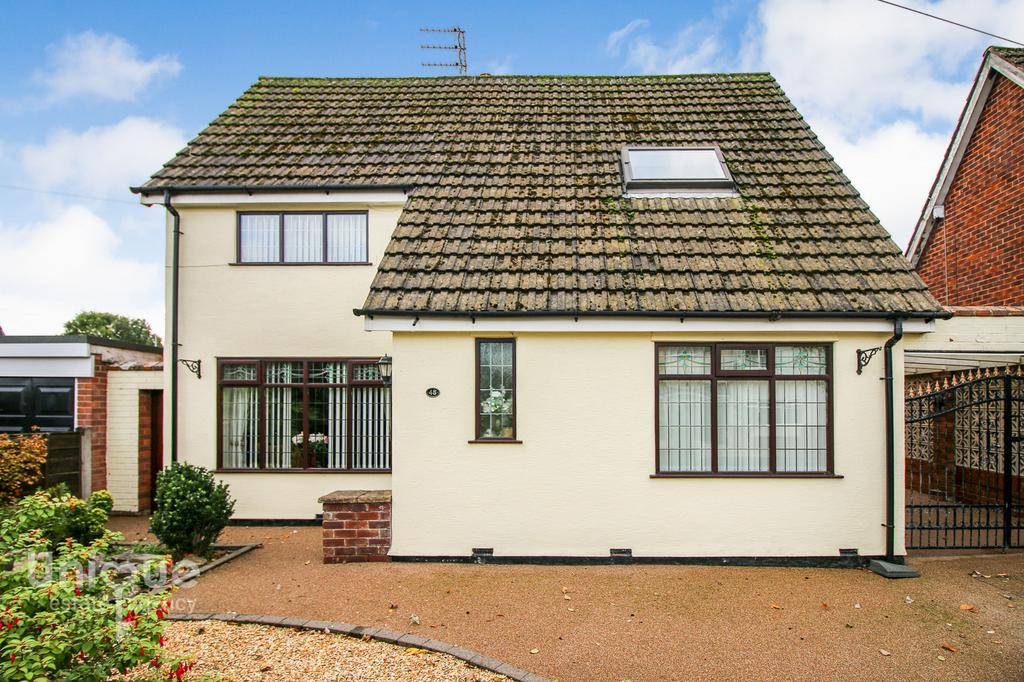 Woodley Avenue, ThorntonCleveleys, FY5 3 bed detached house £260,000