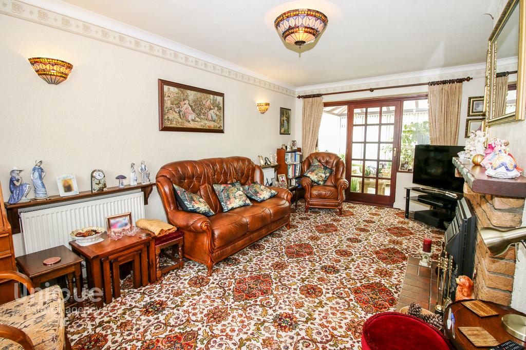 Woodley Avenue, ThorntonCleveleys, FY5 3 bed detached house £260,000