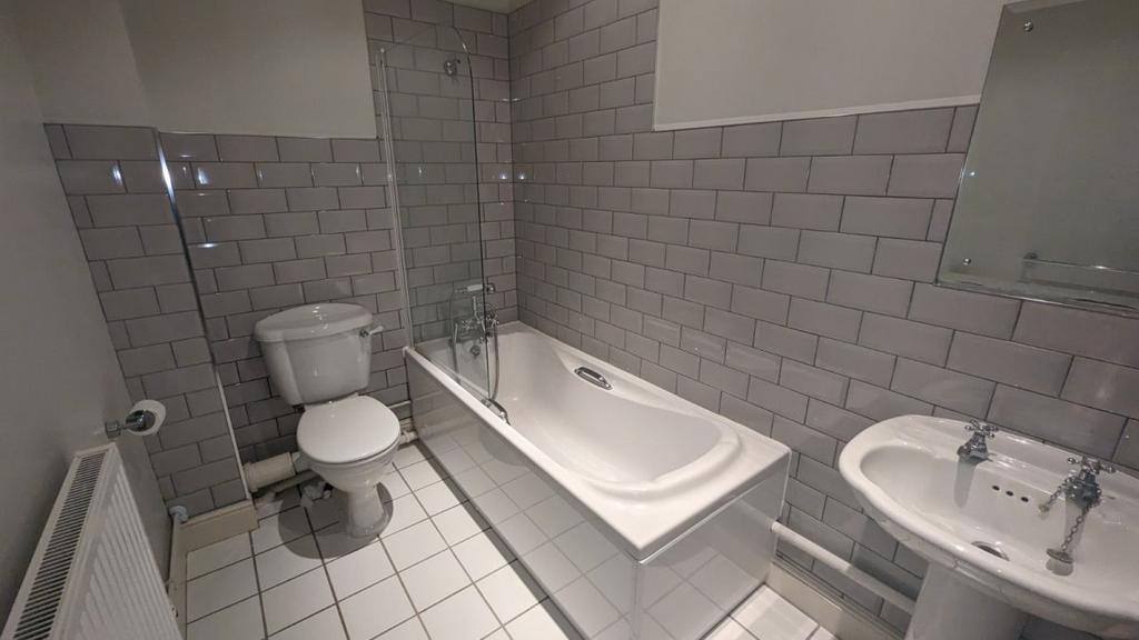 Herrison House, Charlton Down 1 bed flat £800 pcm (£185 pw)