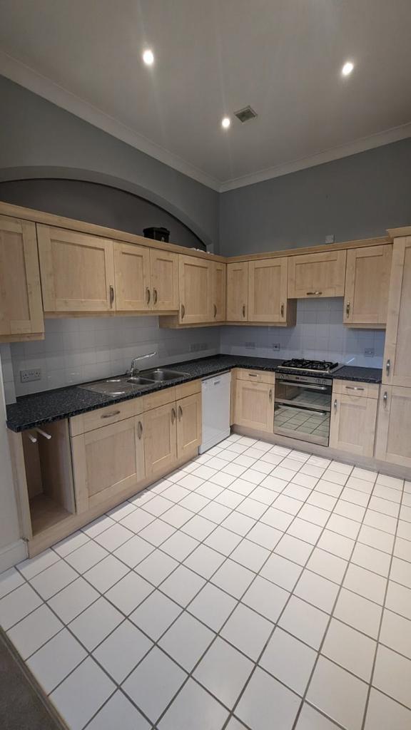 Herrison House, Charlton Down 1 bed flat £800 pcm (£185 pw)