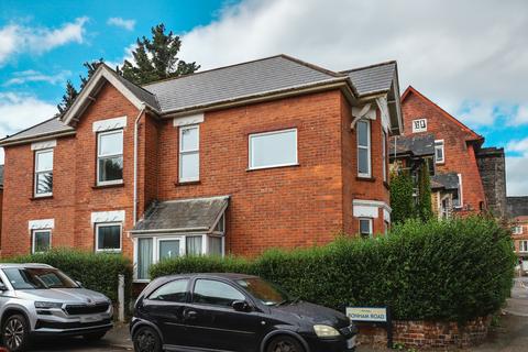 6 DOUBLE BED Student House IN THE HEART OF WINTON
