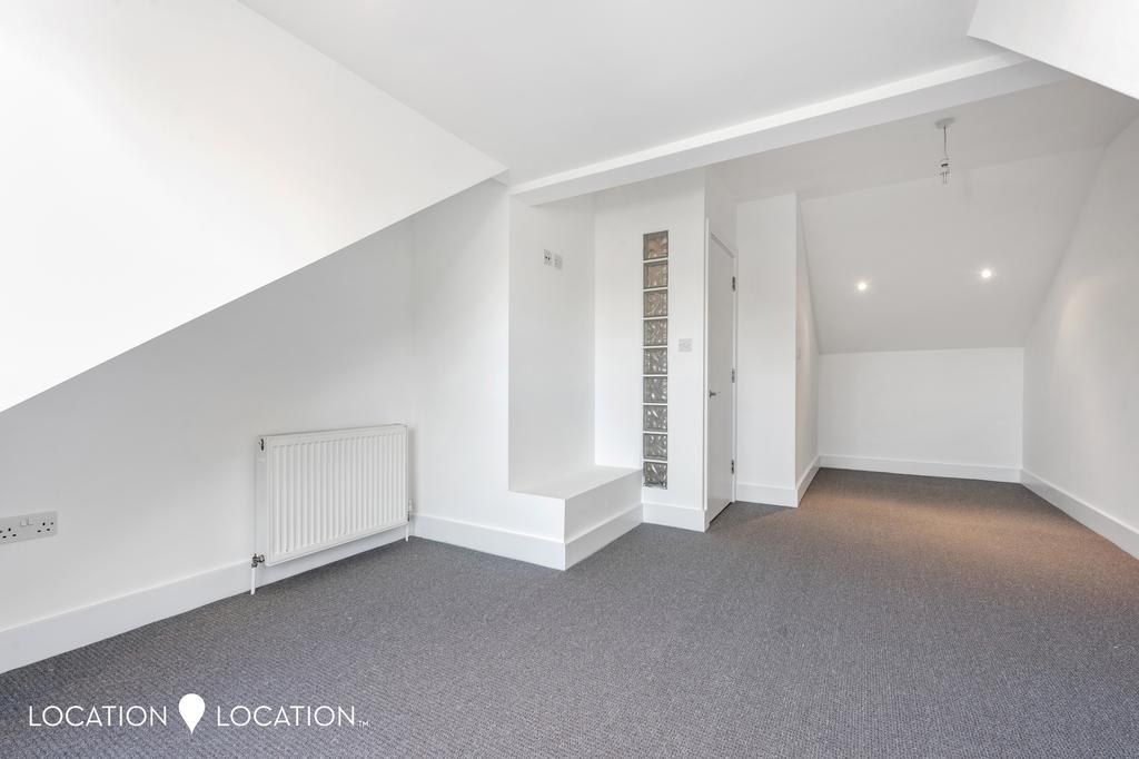 1511202214 LLSN Flat 3 45 Queen Elizabeths Walk...
