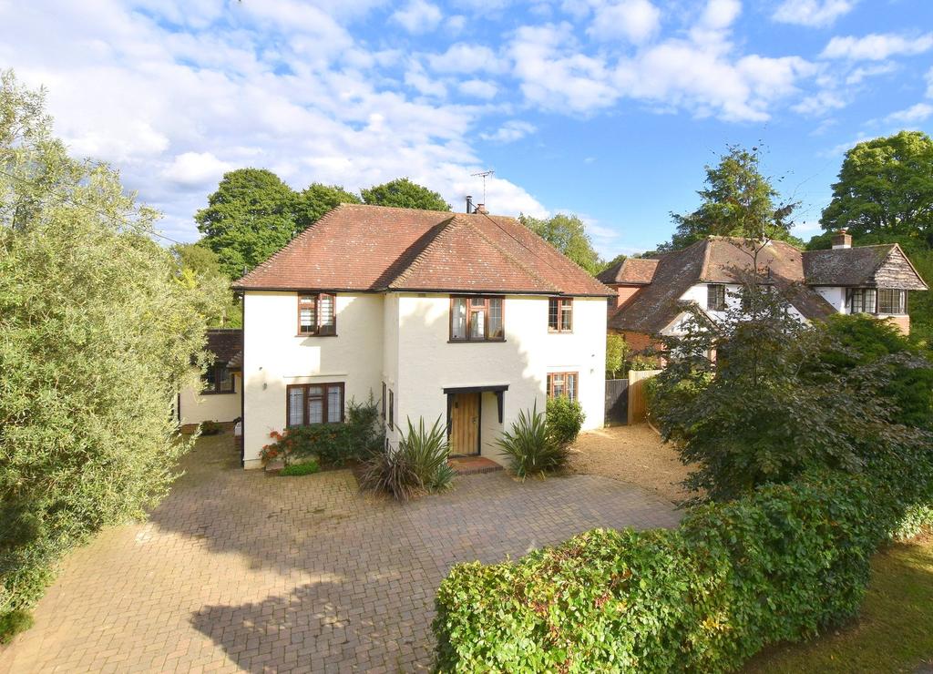 Hooke Road, East Horsley, KT24 4 bed detached house £1,850,000