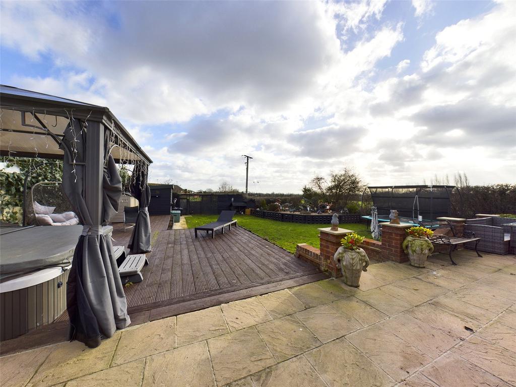 South Hill, Langdon Hills, SS16 4 bed detached house for sale £650,000
