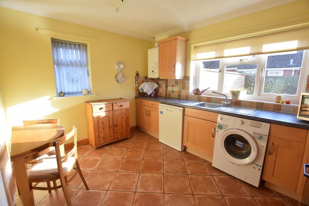 2 bed detached bungalow for sale £350,000